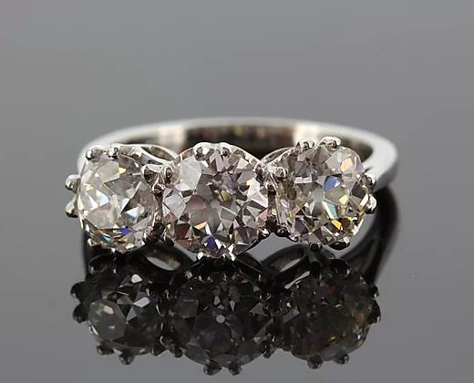 Vintage Old-Cut Diamond Three-Stone Ring, 3.52cts, set in Platinum