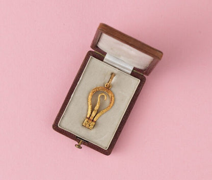 Antique 18ct Gold Button Hook Pendant with Monogrammed Case