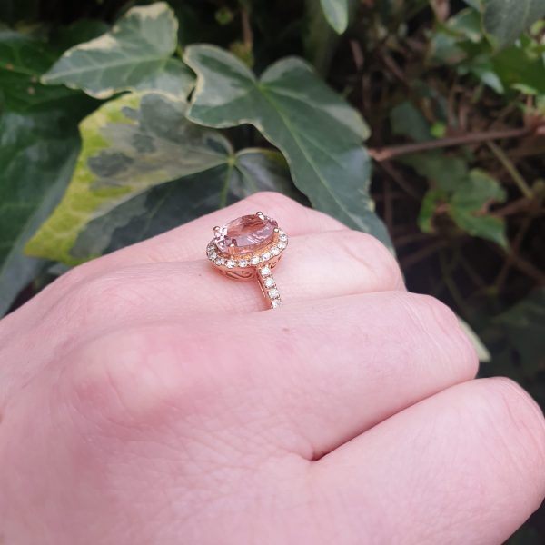 Morganite and Diamond Oval Cluster Ring in 18ct Rose Gold, 2.54 carats