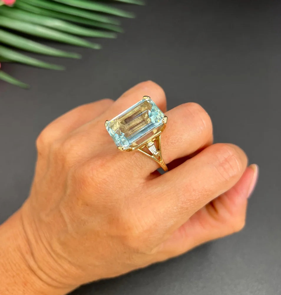 Vintage 19.64ct Aquamarine Solitaire Cocktail Ring with Baguette Diamond Shoulders