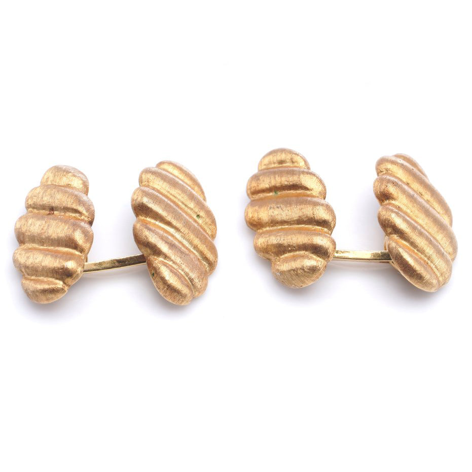 Vintage Mario Buccellati 18ct Yellow Gold Cufflinks, classical pair of 18ct yellow gold cufflinks with elegant ribbed design. Made in Italy, Circa 1960s