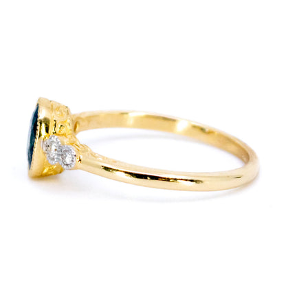 Diamond Sapphire 14 Carat Gold Oval-Shape Ring