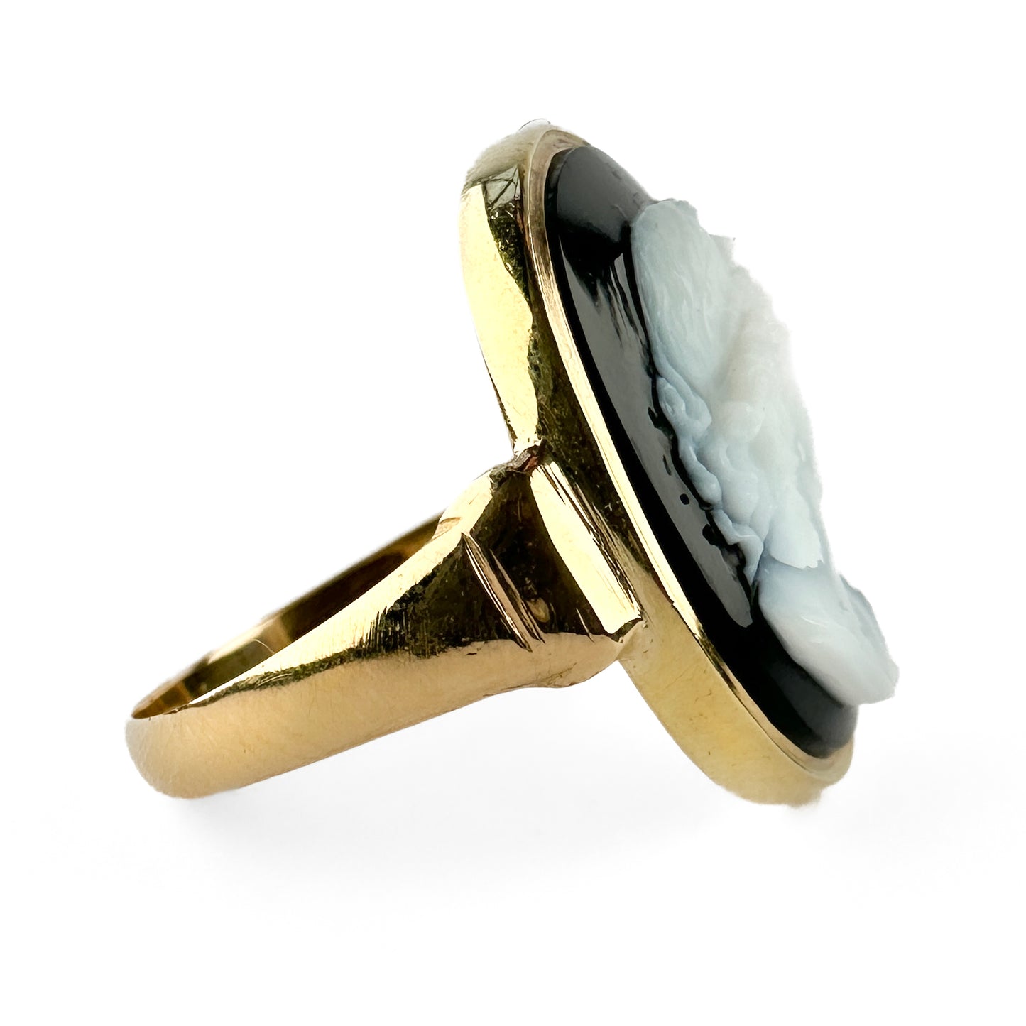 Late Victorian Antique Banded Agate Cameo Ring