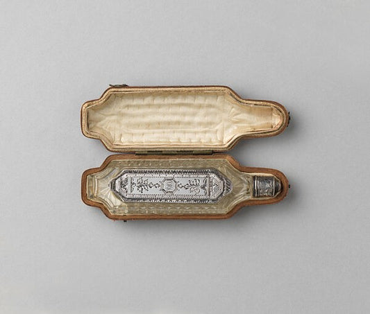 Antique Victorian Glass and Silver Scent Bottle with Original Fitted Case; rectangular glass scent bottle with silver mount and hinged compartment, English, 18th century