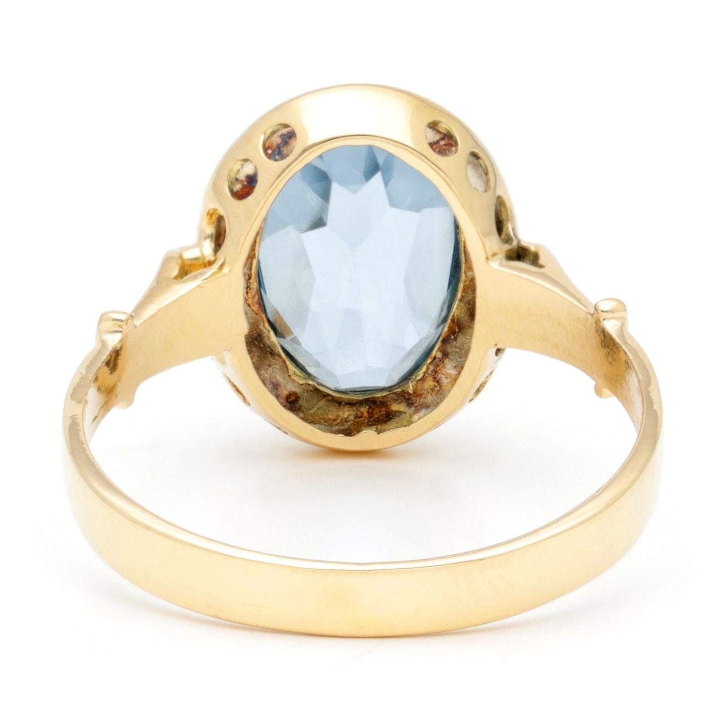 Aquamarine 18 Carat Gold Solitaire Ring