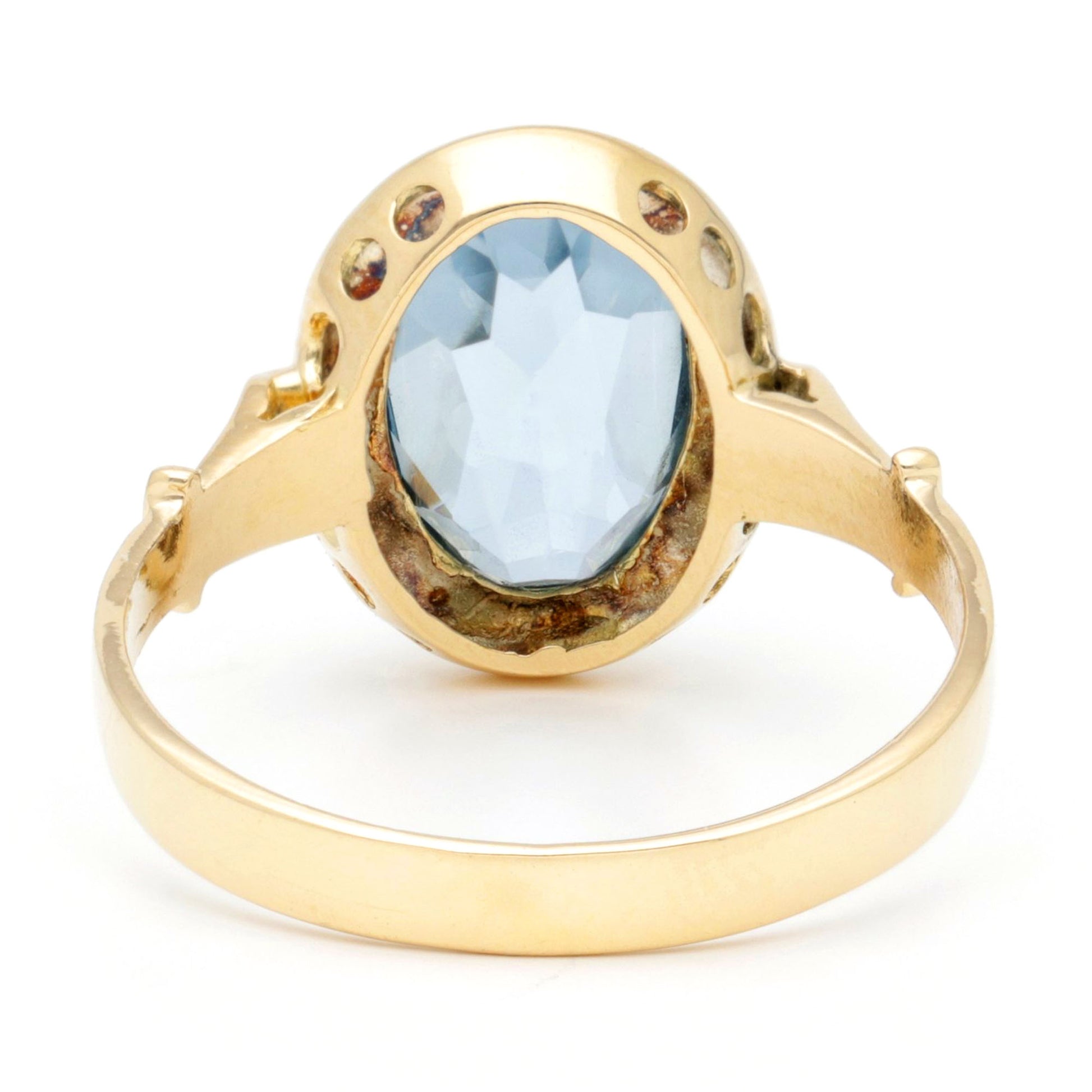 Aquamarine 18 Carat Gold Solitaire Ring