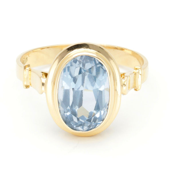 Aquamarine 18 Carat Gold Solitaire Ring