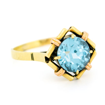 Vintage 14 Carat Yellow Gold Solitaire Blue Topaz Ring, 3.30 Carats