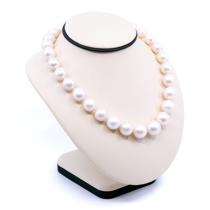 A white cultured pearl necklace