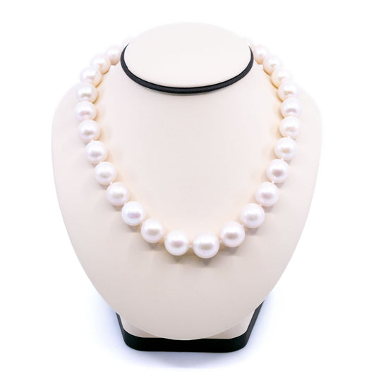 A white cultured pearl necklace