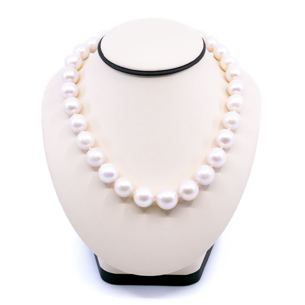 A white cultured pearl necklace