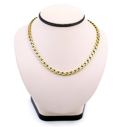 A yellow gold chain necklace