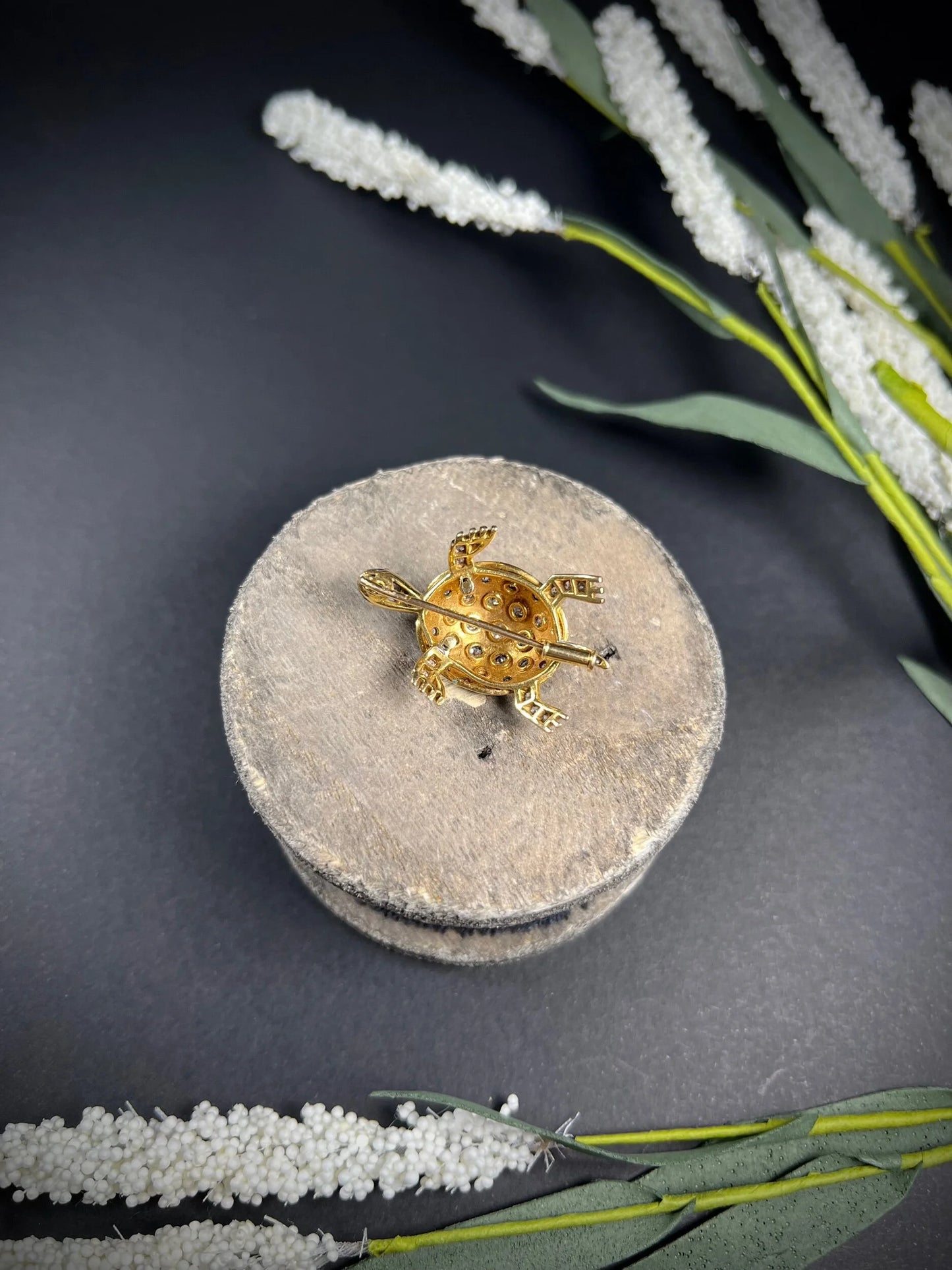 Art Deco 18 Carat Yellow Gold, Blue Enamel and Diamond Tortoise Brooch, 2.00 Carats