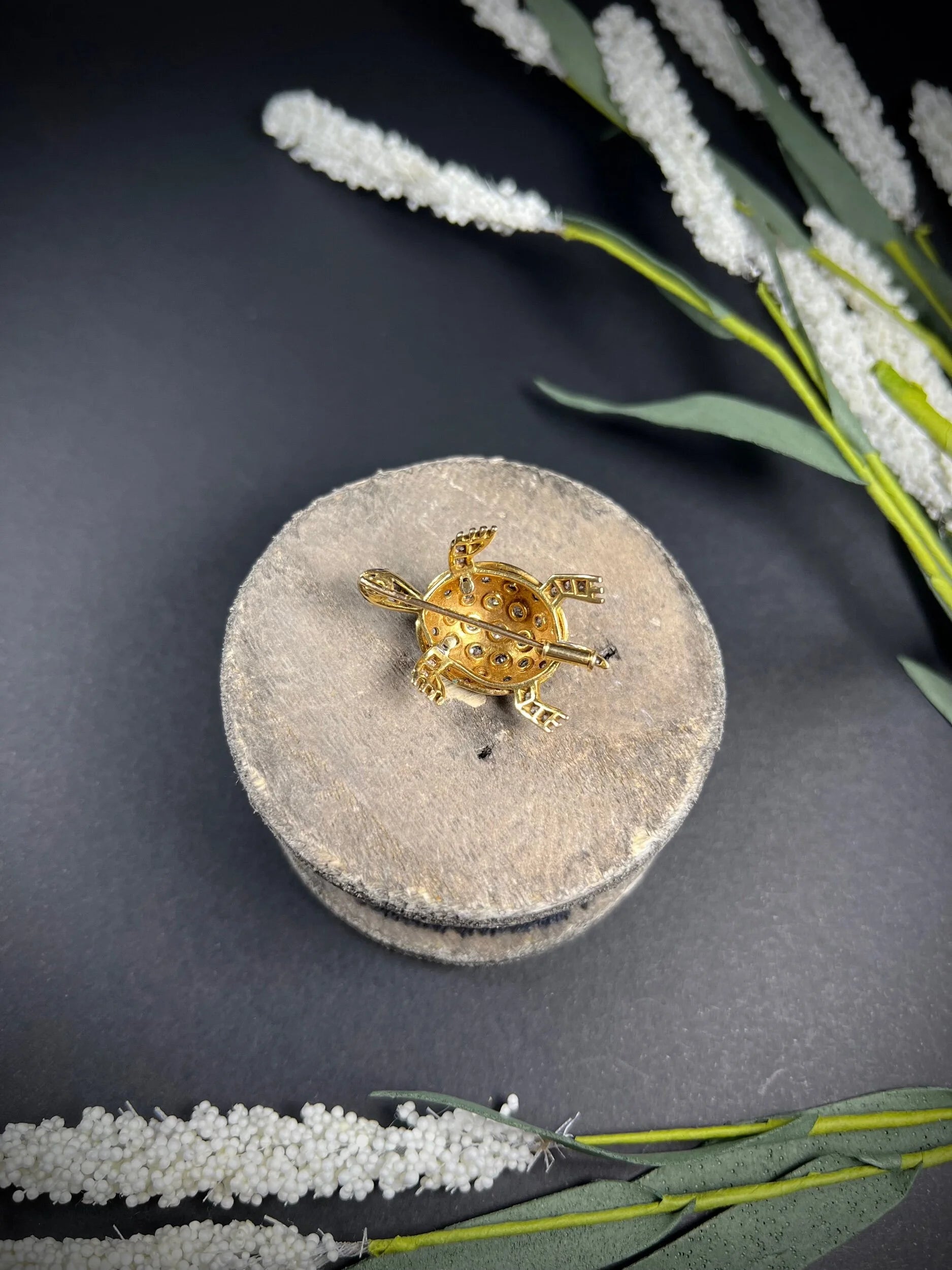 Art Deco 18 Carat Yellow Gold, Blue Enamel and Diamond Tortoise Brooch, 2.00 Carats