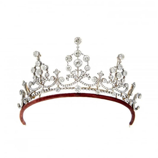 Edwardian Antique Old Cut Diamond Tiara come Necklace, set with 45.62 carats of Edwardian cut and old cut diamonds in silver upon gold, Circa 1900