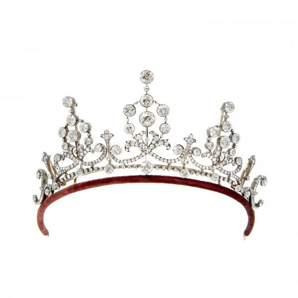 Edwardian Antique Old Cut Diamond Tiara come Necklace, set with 45.62 carats of Edwardian cut and old cut diamonds in silver upon gold, Circa 1900