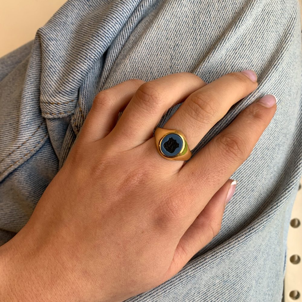 Vintage Sardonyx Intaglio Crest Signet Ring