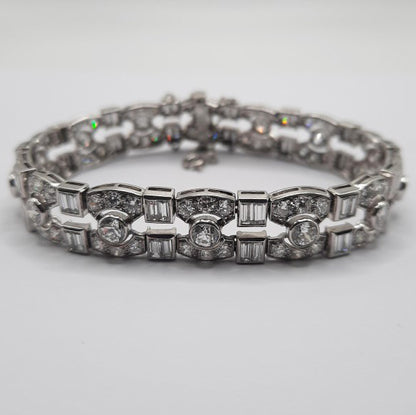 Fine Art Deco Diamond Bracelet in Platinum