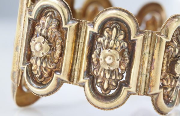 Antique Victorian 19th Century 18ct Gold Bracelet Depicting A Putto, handmade in Italy, Circa 1870s