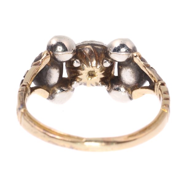 Antique Baroque Diamond Ring in 18ct Yellow Gold
