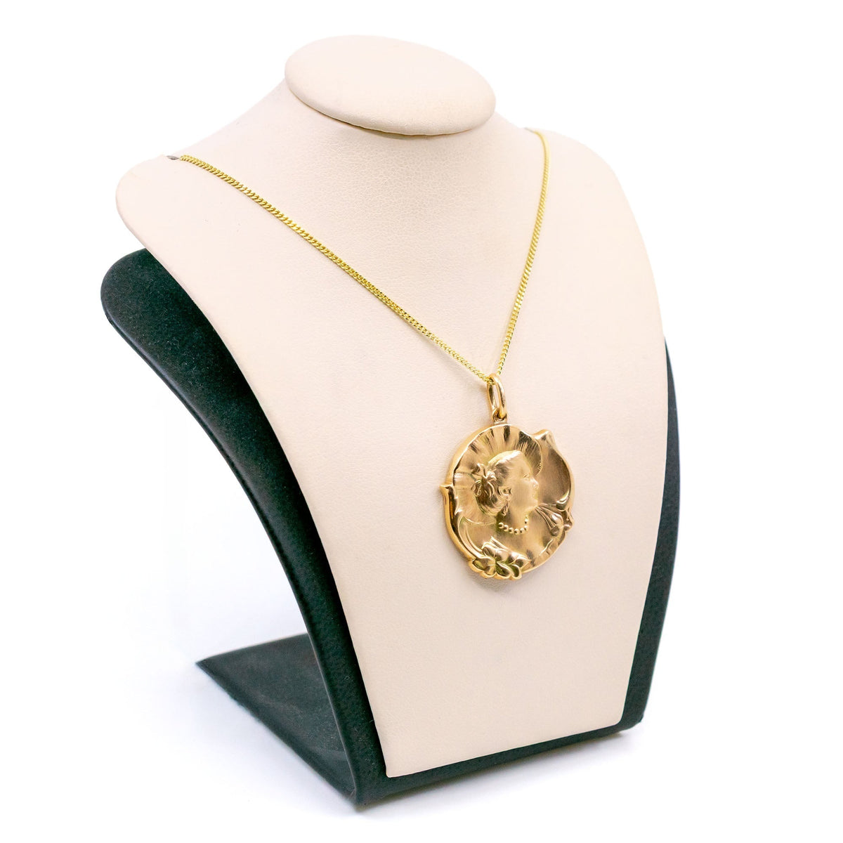 14ct Cameo Pendant