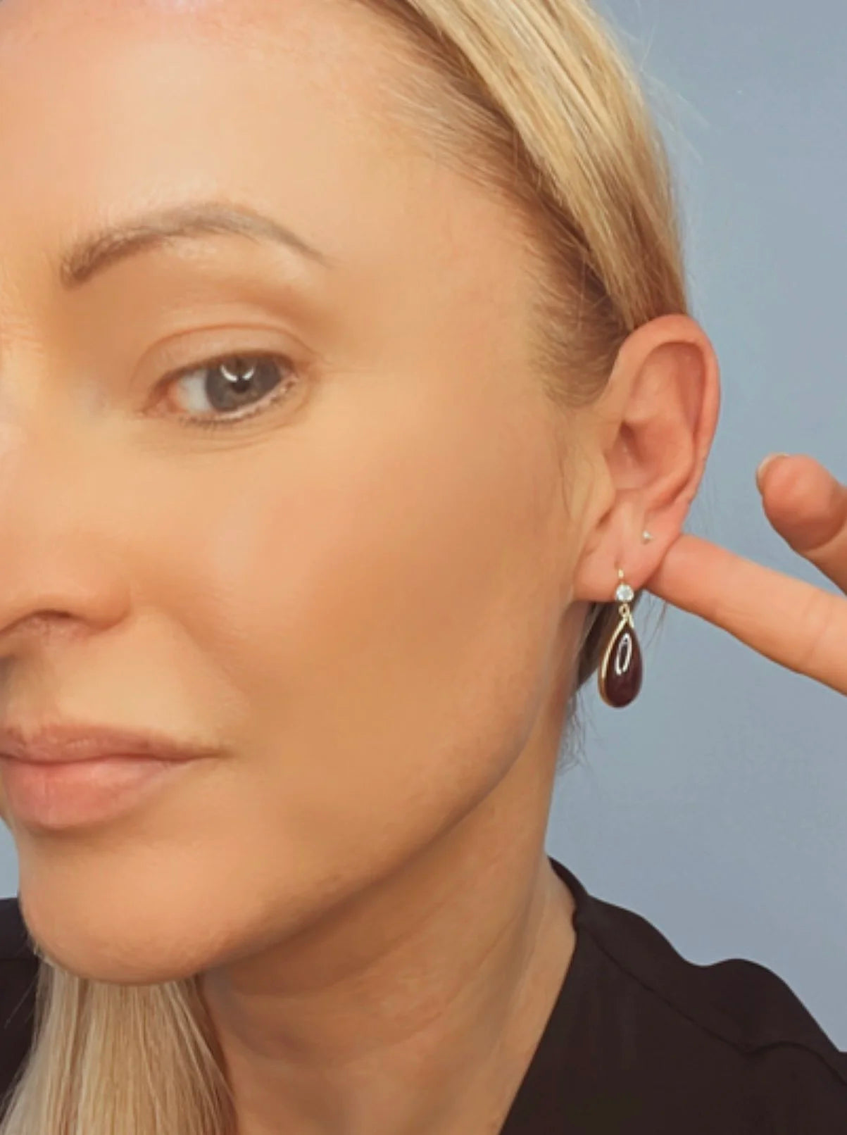 Art Deco 9 Carat and 15 Carat Yellow Gold Diamond and Garnet Teardrop Earrings