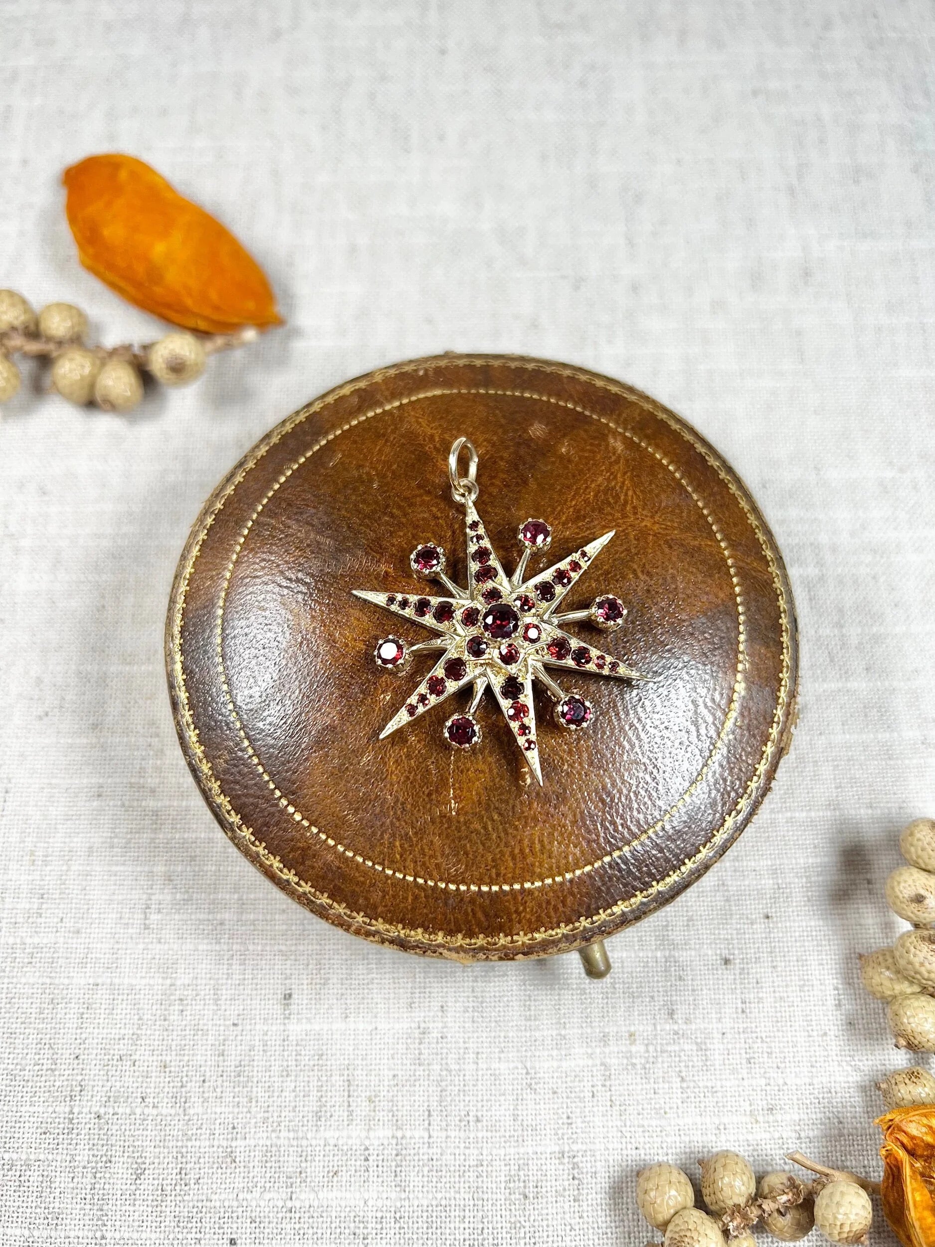 Vintage 9ct Gold Stamped, 1960s Garnet Starburst Pendant