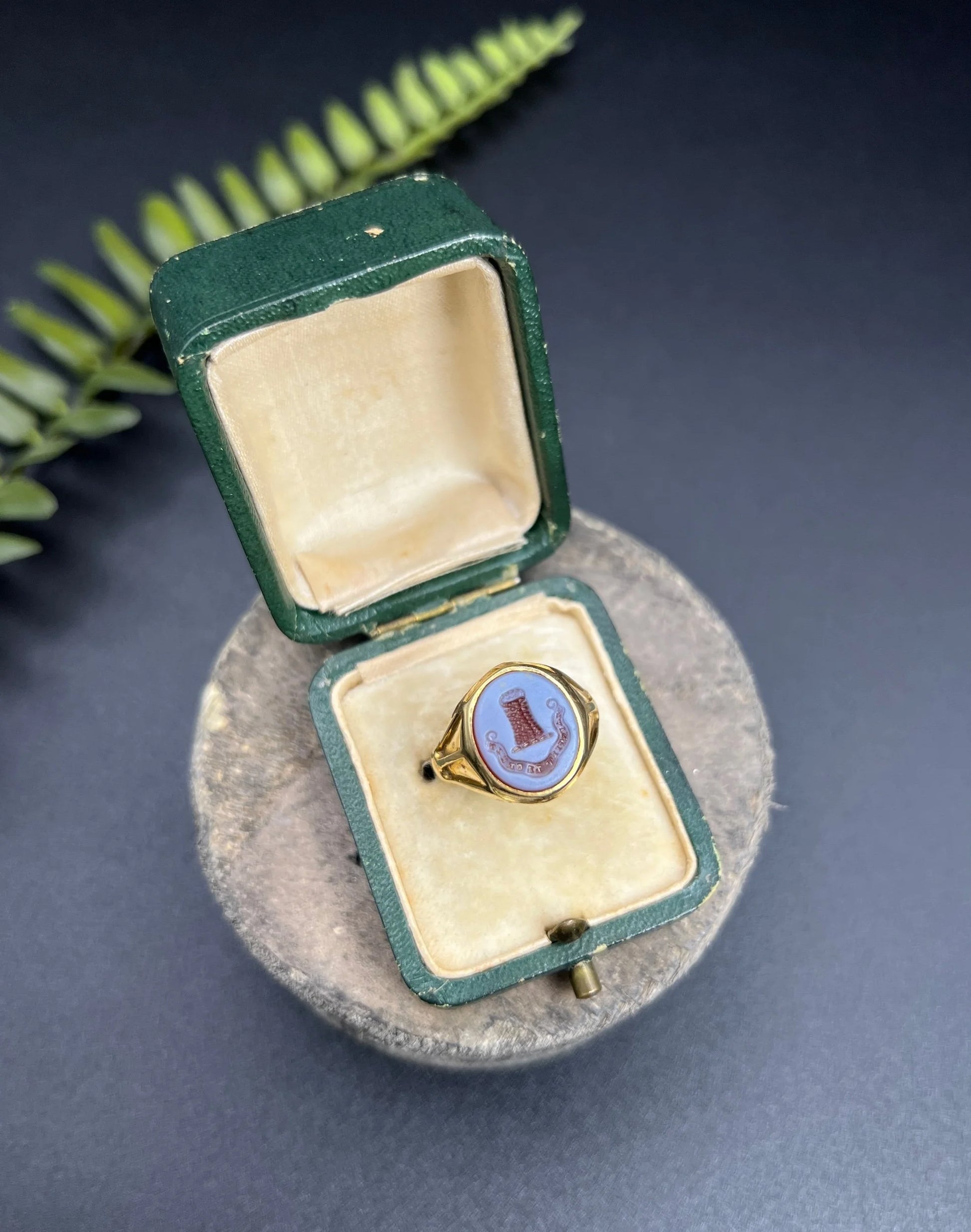 Antique 18 Carat Yellow Gold Sardonyx Seal Crest Signet Ring, Circa 1900