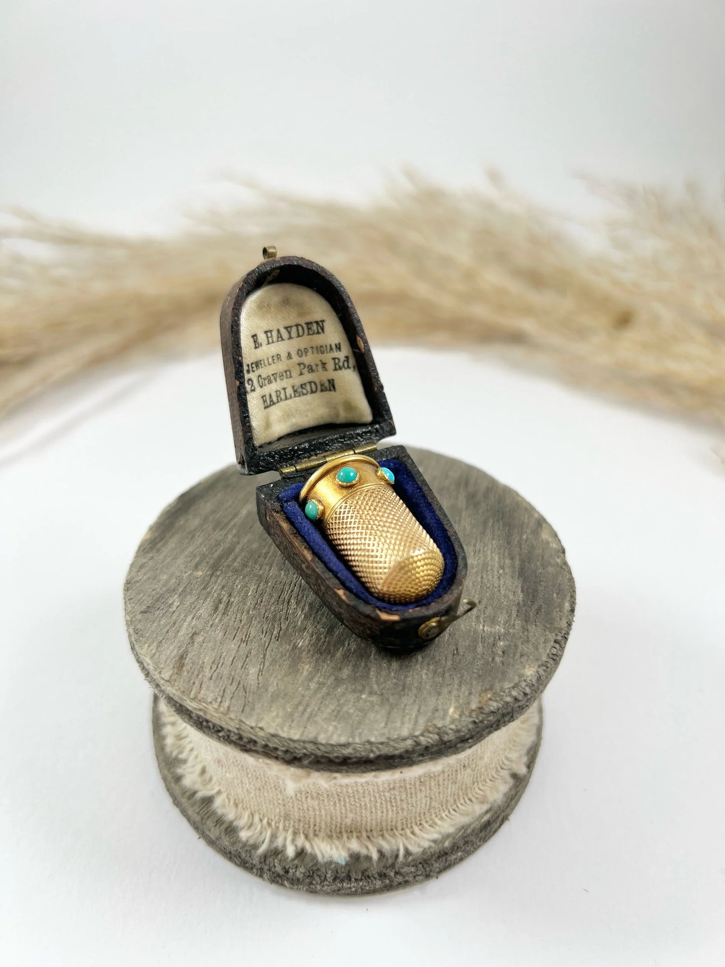 Antique 15ct Yellow Gold & Turquoise Victorian Gold Thimble with Original Antique Box
