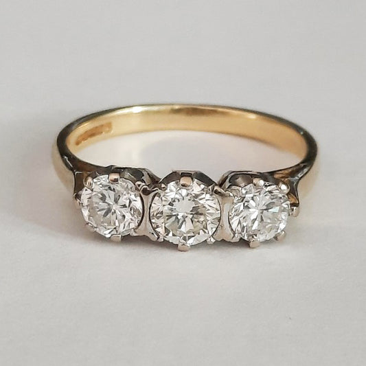 1ct Three stone diamond ring 18ct Yellow gold