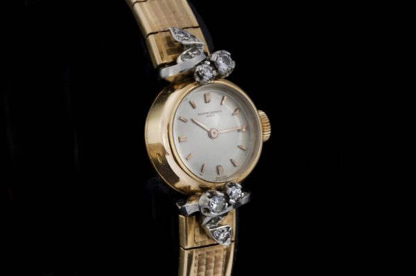 Vintage Vacheron Constantin 18ct Yellow Gold and Diamond Watch; manual wind movement, 0.40 carat diamond bezel decorations. Made in Switzerland Circa 1950s