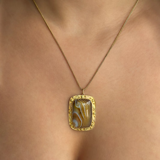 Victorian Antique Banded Agate and Gold Pendant with Chain