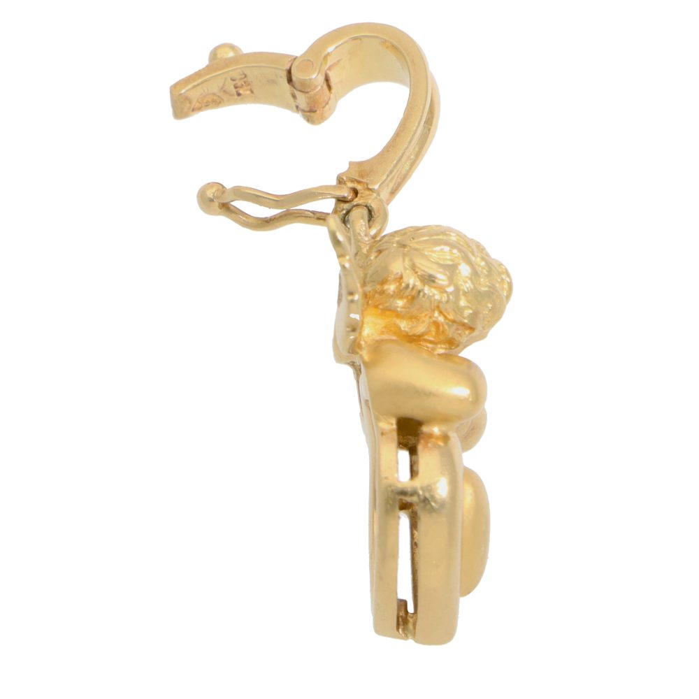 A vintage Carrera y Carrera my angel heart pendant crafted in 18ct yellow gold