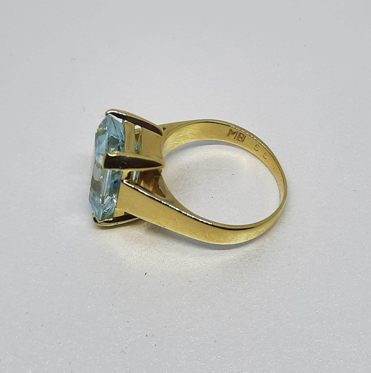 Vintage Single Stone Aquamarine Ring, 4.50 carats