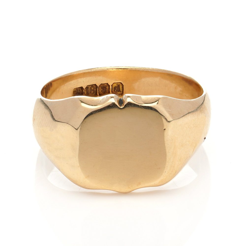 Vintage 18ct Yellow Gold Signet Ring with Blank Cartouche left for engraving. Made in England, London, Circa 1959
