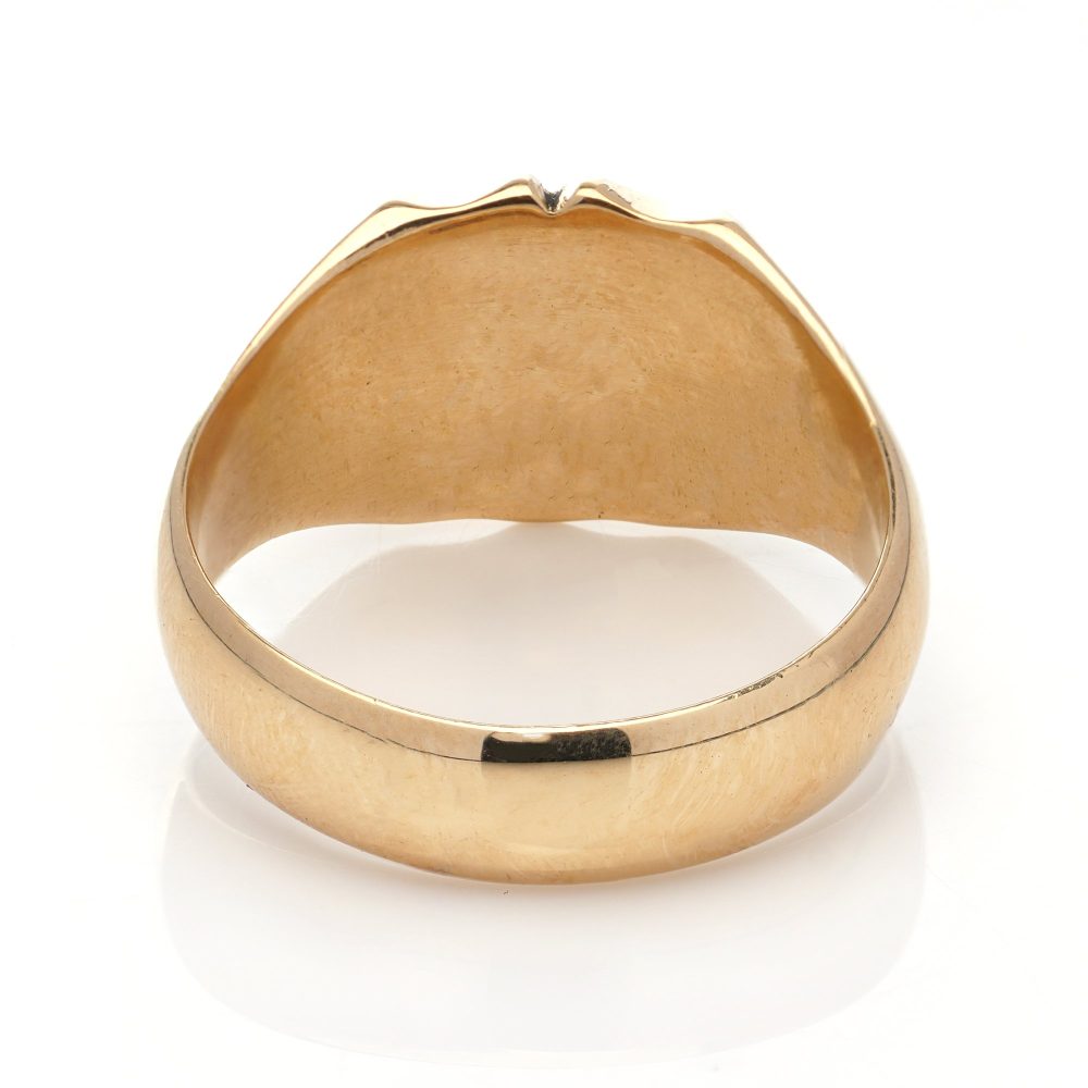 Vintage 18ct Yellow Gold Signet Ring with Blank Cartouche left for engraving. Made in England, London, Circa 1959