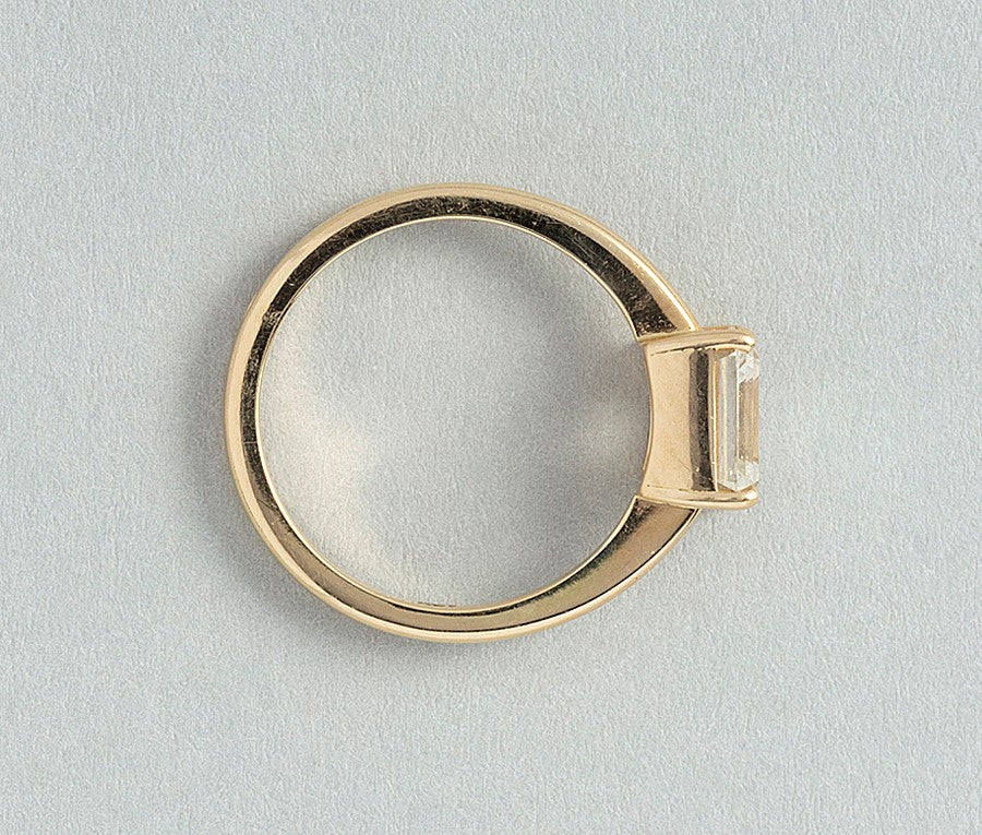 A Single Stone 2.00ct Step Cut Diamond Ring in 18ct Gold