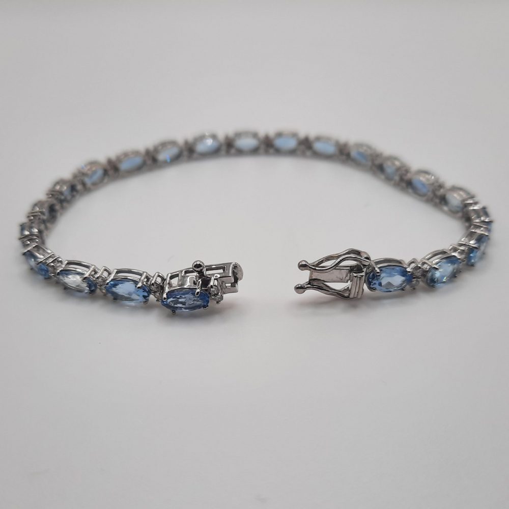 Aquamarine and Diamond Line Bracelet, 7.96 carats