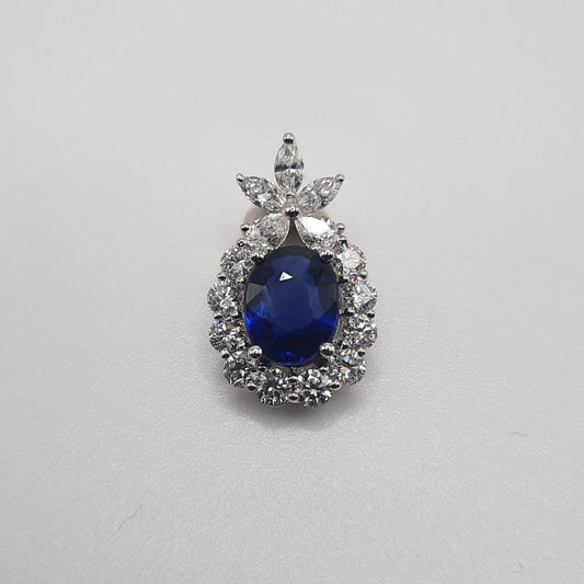 1.83ct Sapphire and Diamond Cluster Pendant in 18ct Gold