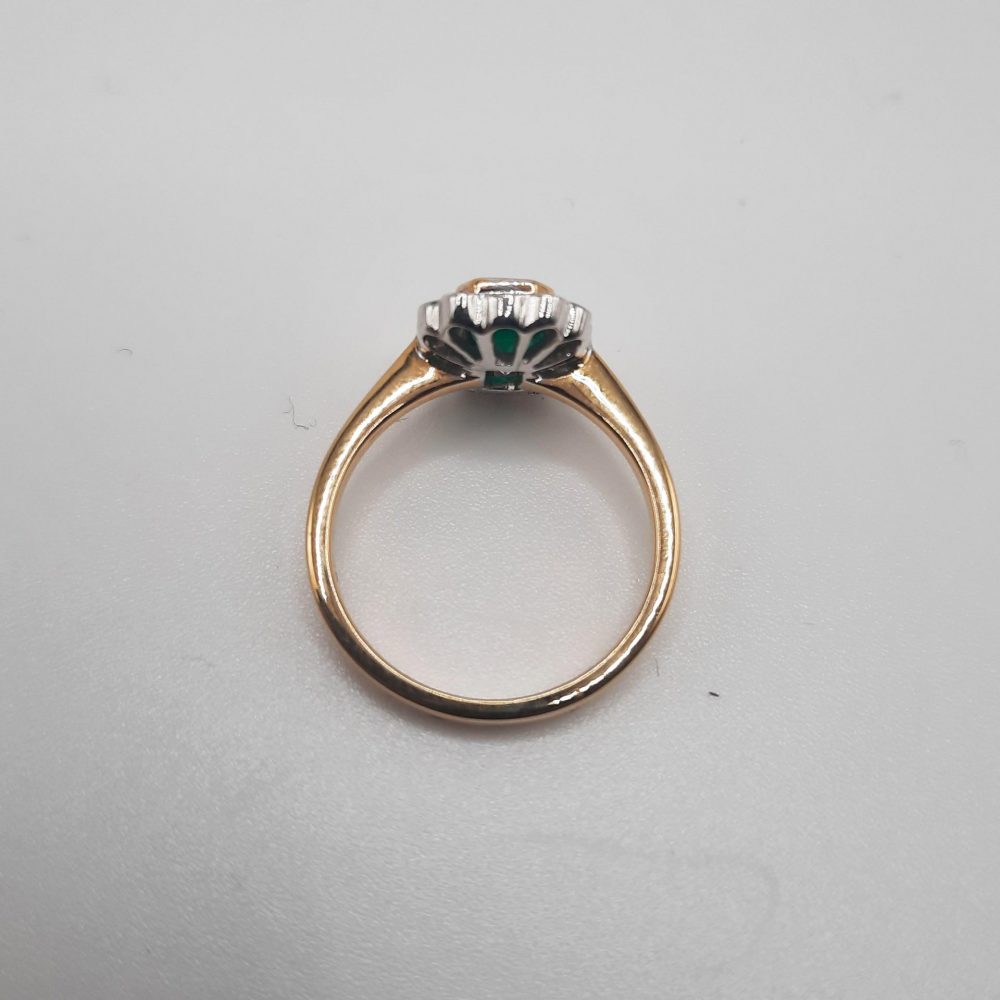 Emerald and Diamond Cluster Ring in 18ct Gold
