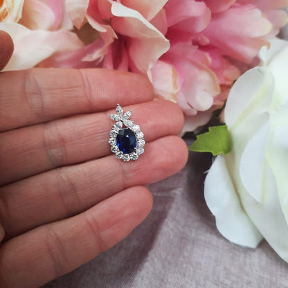 1.83ct Sapphire and Diamond Cluster Pendant in 18ct Gold