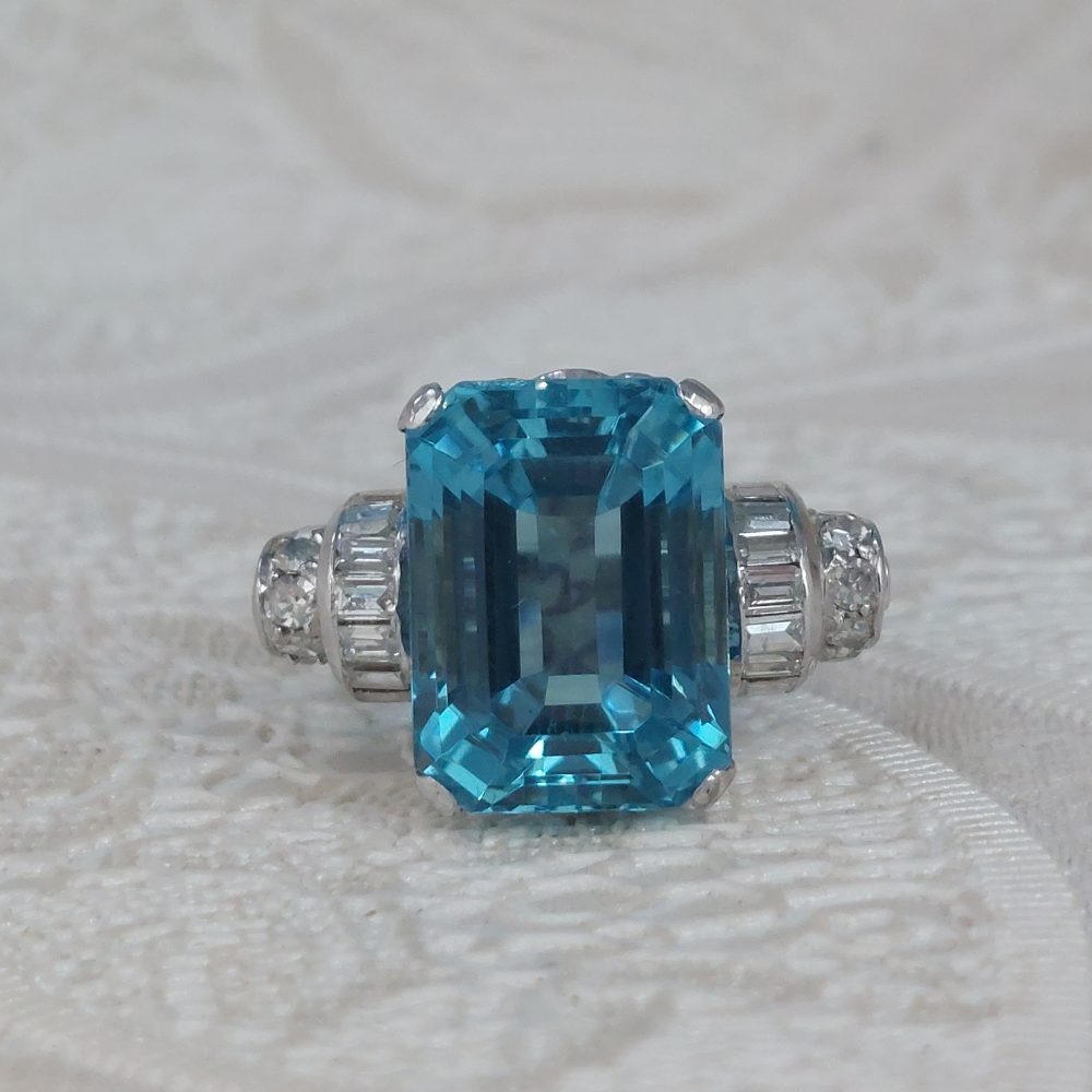 Art Deco Antique 10ct Aquamarine and Diamond Ring