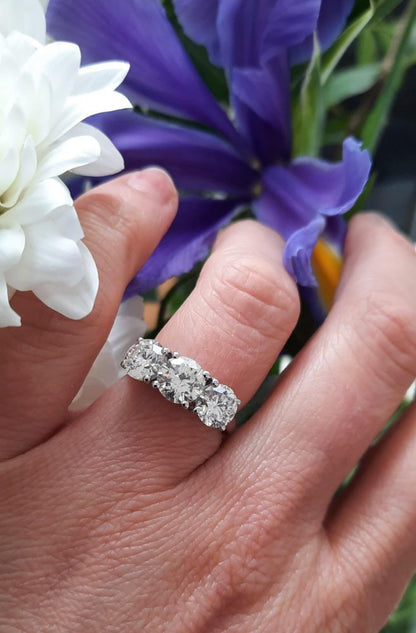 Traditional Three Stone Diamond Ring in Platinum, 2.85 carat total