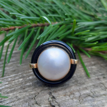 Vintage Retro Pearl and Onyx Ring Circa 1940s 1950s 1960s 1970s