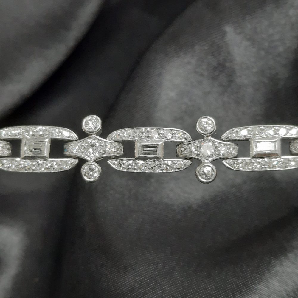 Art Deco Diamond Bracelet in Platinum, 5.70 carat total