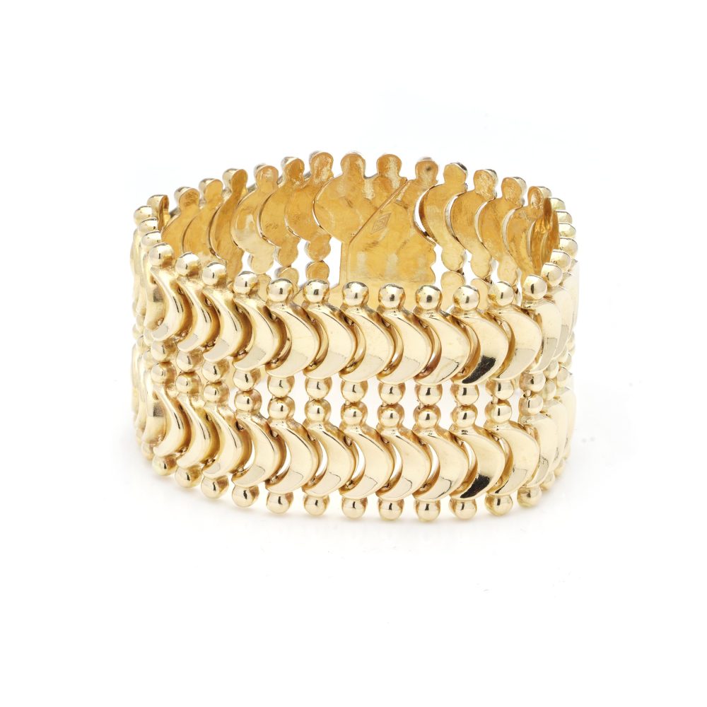 Vintage Retro 18ct Yellow Gold Wide Cuff Bracelet composed of double chevron links. Circa 1940s-1960s