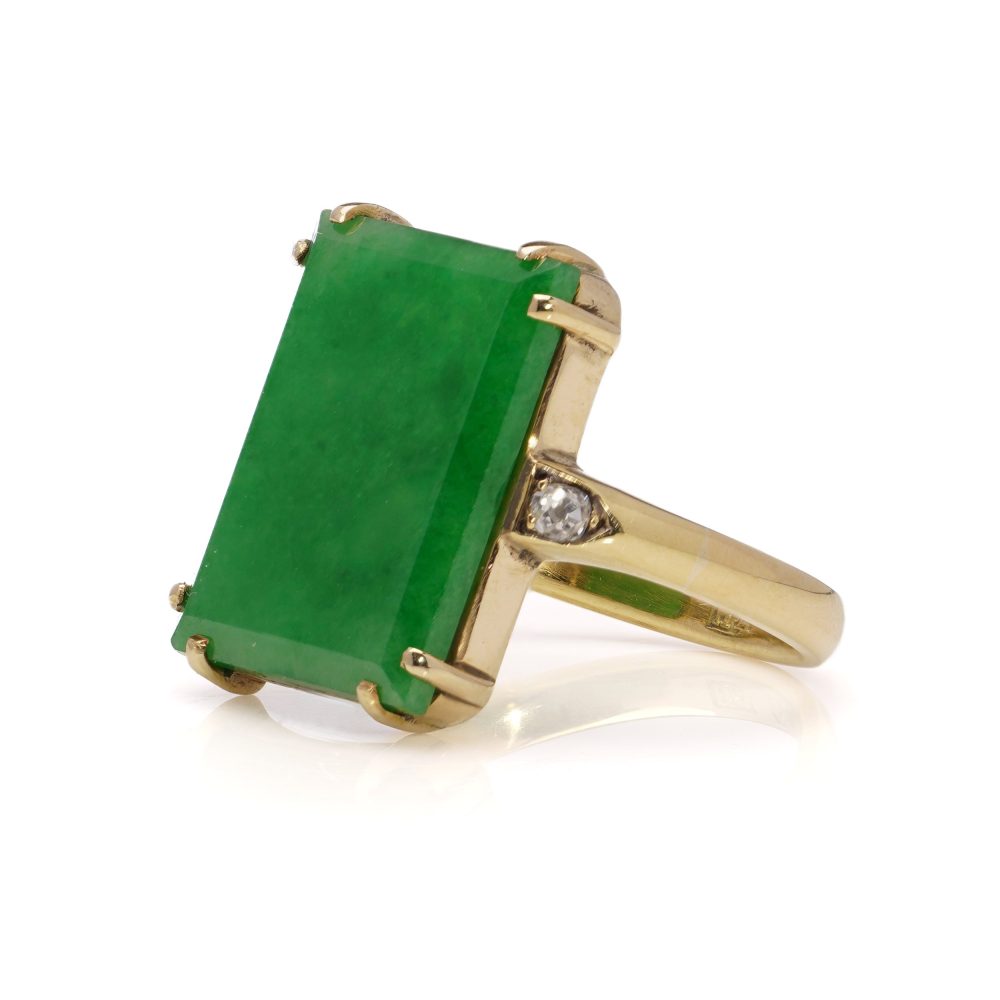 Vintage jade and diamond gold ring.