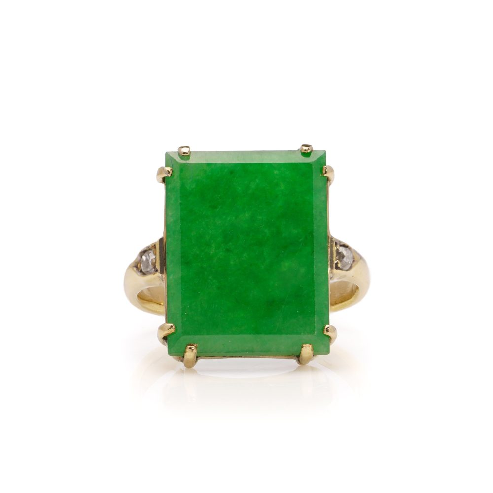 Vintage jade and diamond gold ring.