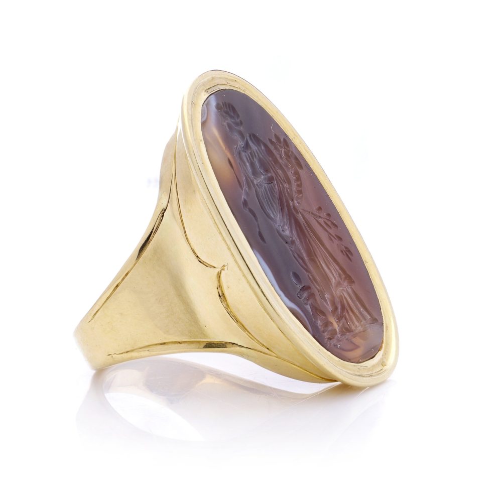 Antique 18ct Gold and Banded Agate Signet Ring intaglio depicting Goddess Ceres