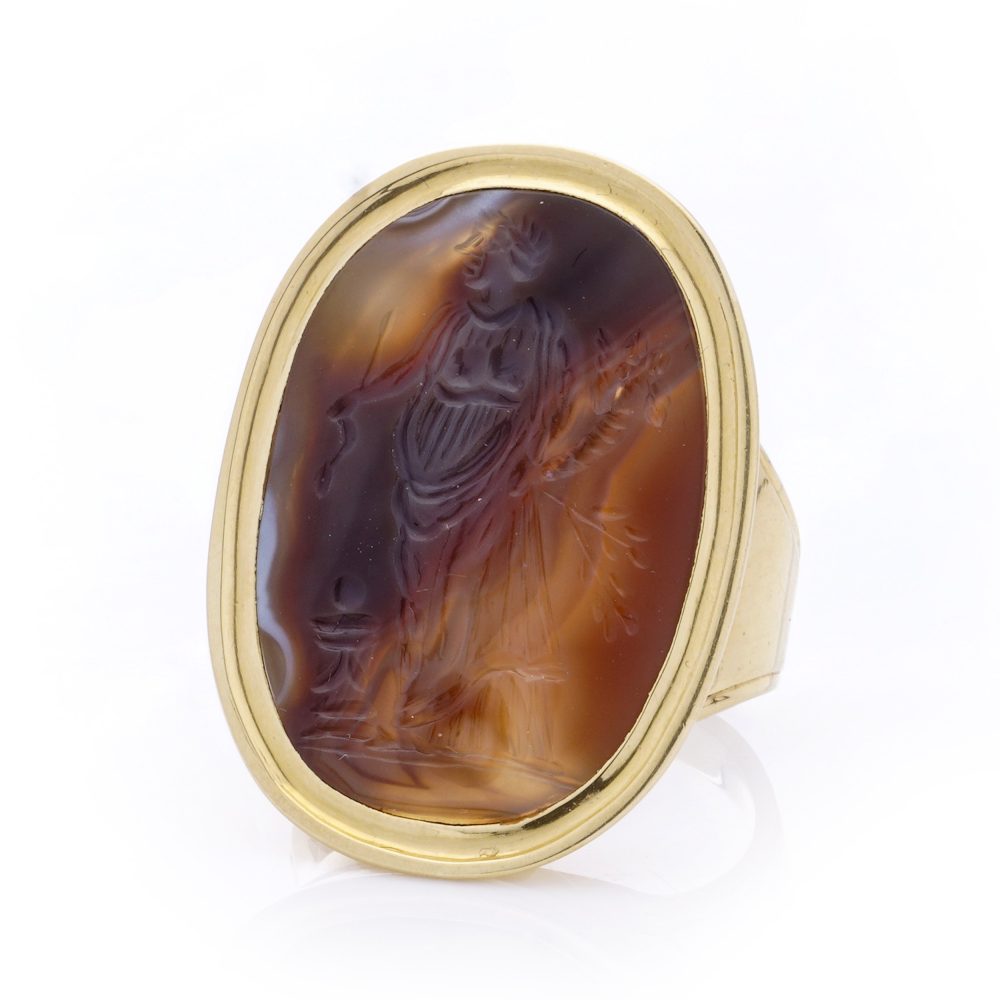 Antique 18ct Gold and Banded Agate Signet Ring intaglio depicting Goddess Ceres